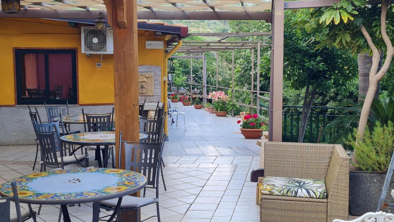 Alcantara Natura Country House Graniti Bagian luar foto